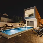 Nola Luxury Villa *