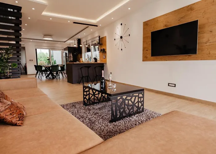 فيلة Nola Luxury *