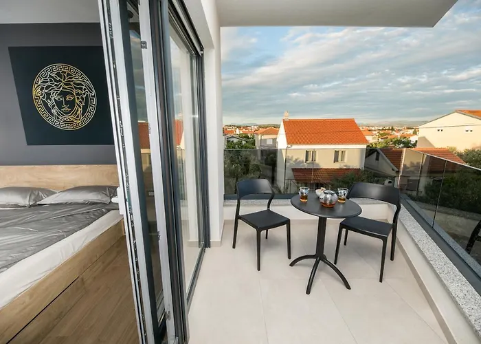 Nola Luxury * فوديس