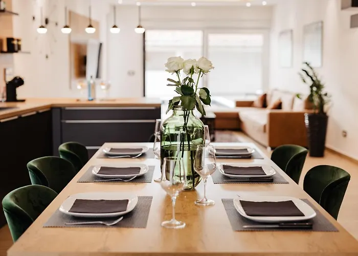 فيلة Nola Luxury