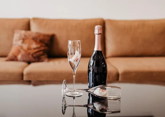 Nola Luxury فوديس